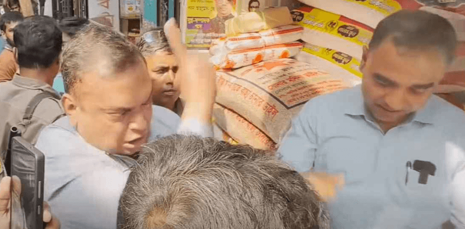 রমজানের বাজার মনিটরিংয়ে গিয়ে ‘মবের’ শিকার ভোক্তা অধিকারের ম্যাজিস্ট্রেট