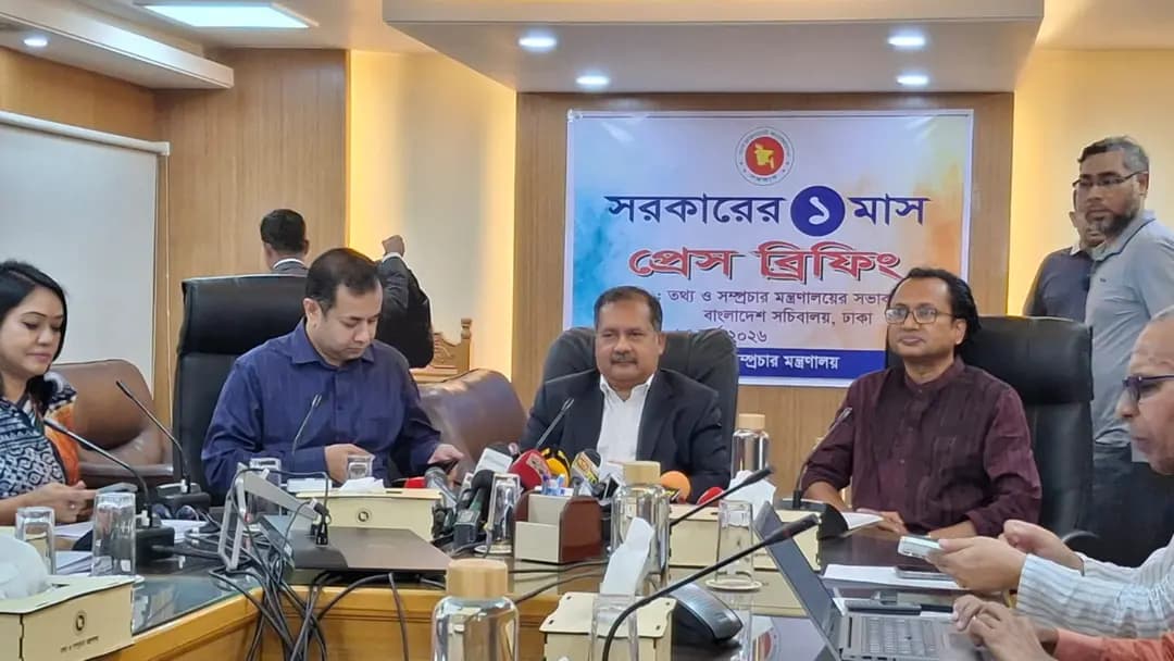 জ্বালানি তেলের দাম বাড়ছে না, মজুদে লাভ নেই: প্রধানমন্ত্রীর উপদেষ্টা