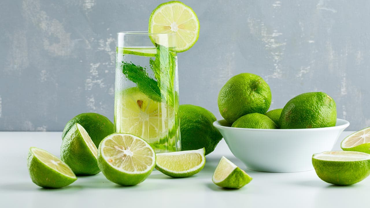 বেশি উপকার পেতে যেভাবে লেবু খেতে পারেন