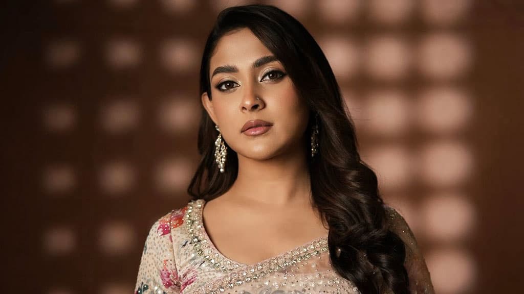 আমাকে কখনোই বিমানবন্দরে থামানো হয়নি : মেহজাবীন