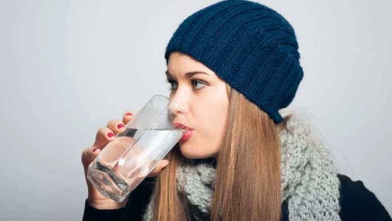 শীতকালে দিনে কতটুকু পানি পান করবেন
