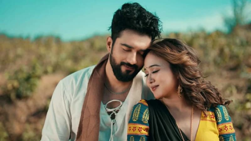 রোশান আর চমকের ‘প্রেমের গল্প’