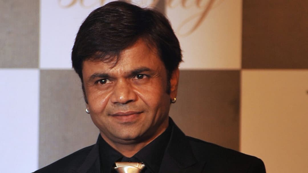 এবার রাজপালের পাশে অজয়-সালমান