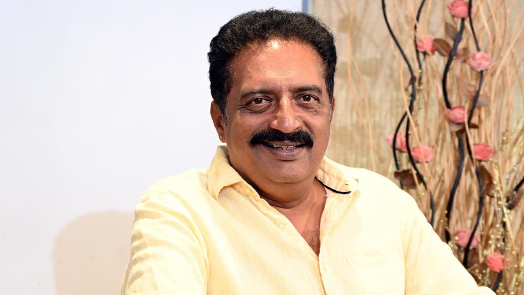 ভক্তদের সুখবর দিলেন প্রকাশ রাজ