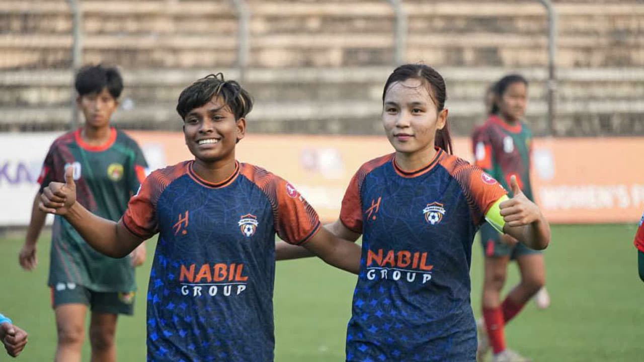 অধিনায়কত্বের ম্যাচে সেরার স্বীকৃতিও ঋতুপর্ণার