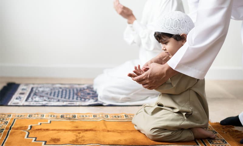 সন্তান লালন-পালনে মেনে চলুন মহানবীর (সা.) ৫ উপদেশ