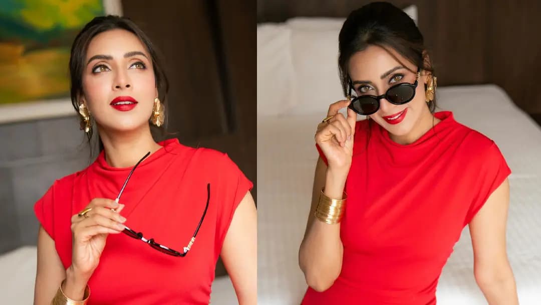 ‘রেড হট’ অবতারে নজর কাড়লেন মিম