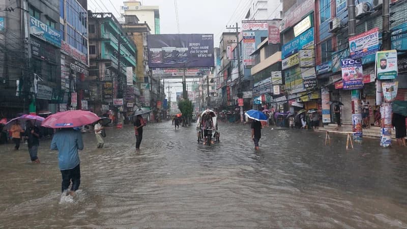 ফেনীতে এক ঘণ্টায় ১২৬ মিলিমিটার বৃষ্টিপাত, শহরে জলাবদ্ধতা