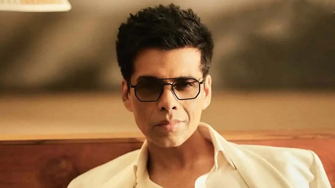 ভক্তদের সুখবর দিলেন করণ জোহর