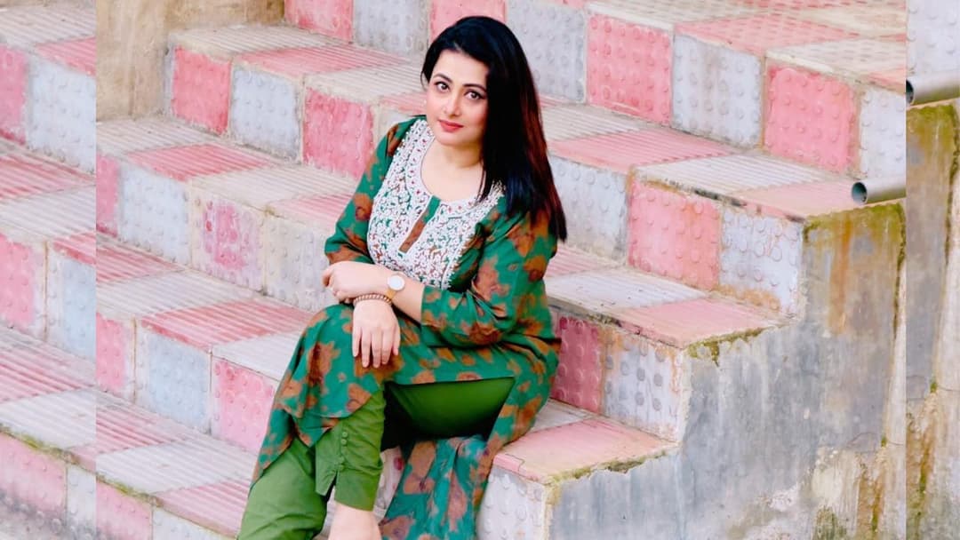 পারমিশন ছাড়াই চিমটি দিয়েছে : পূর্ণিমা