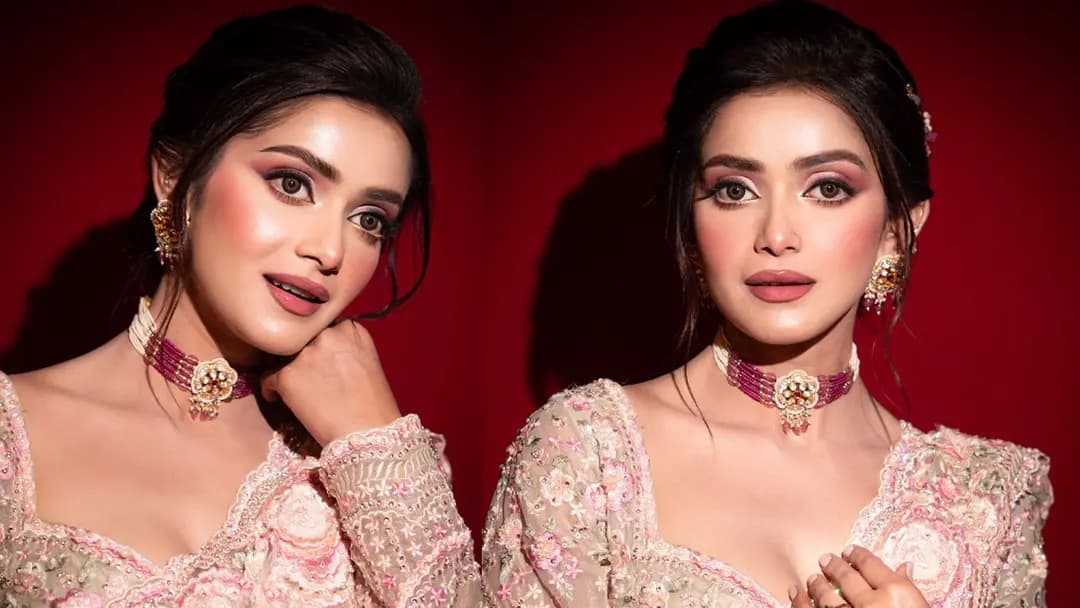 শাড়িতে তানজিন তিশার অনন্য রূপ!