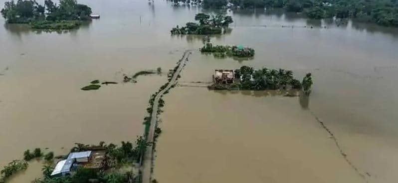 বন্যায় প্রাণহানি বেড়ে ৫৬, আশ্রয়কেন্দ্রে ১০ হাজারের বেশি মানুষ