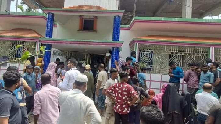 গাজীপুরে একই পরিবারের ৫ জনকে গলা কেটে হত্যা