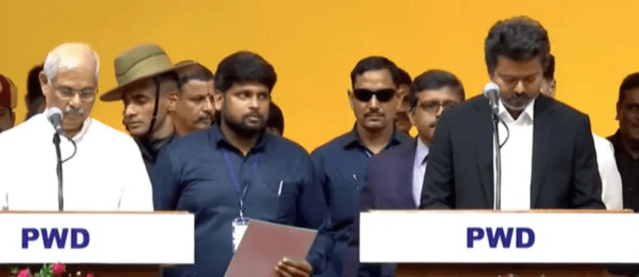 তামিলনাড়ুর মুখ্যমন্ত্রী হিসেবে শপথ নিলেন থালাপতি বিজয়