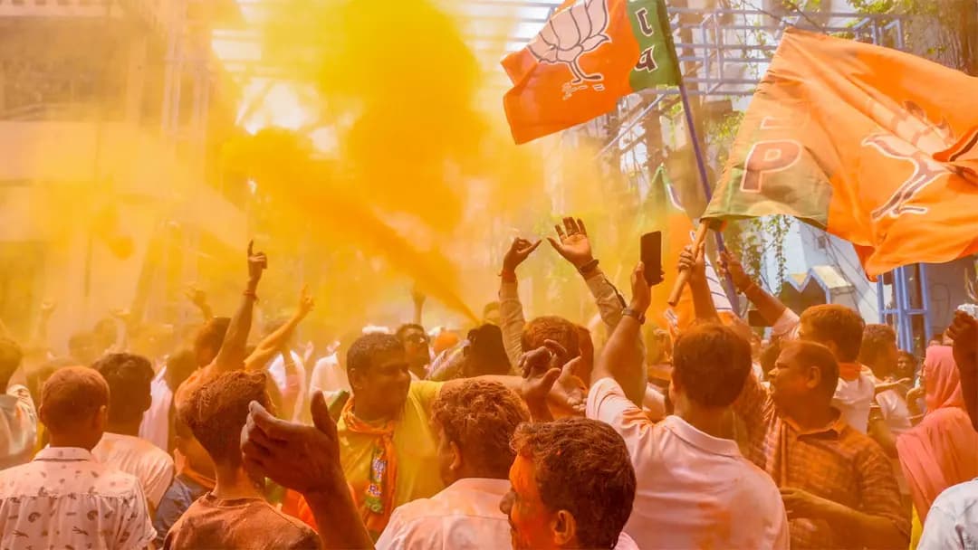 রবীন্দ্রনাথ ঠাকুরের জন্মবার্ষিকীর দিন নতুন মুখ্যমন্ত্রীর শপথ পশ্চিমবঙ্গে