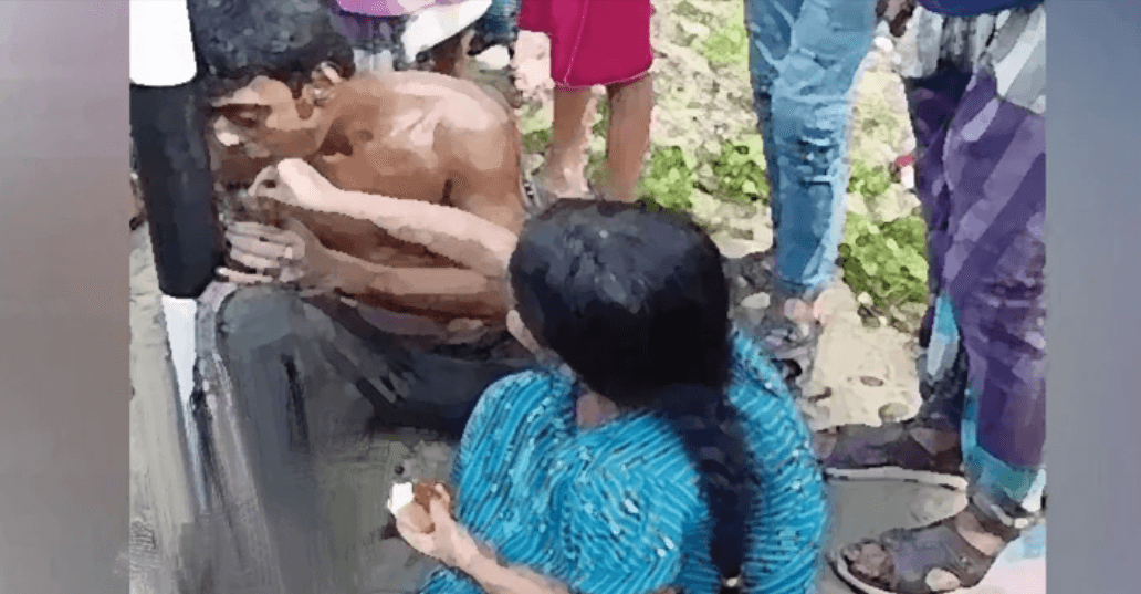 রাতভর খুঁটিতে বাঁধা বাবাকে চা-রুটি খাওয়ালেন মেয়ে, ভিডিও ভাইরালের পর মুক্তি