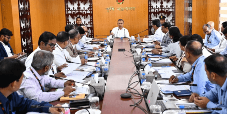 কৃষিপণ্যের আমদানি কমিয়ে উৎপাদন বাড়াতে হবে : প্রধানমন্ত্রী