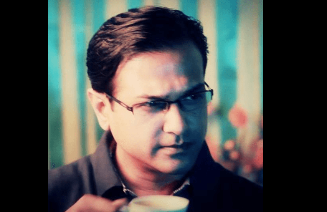 আসিফ আকবরের গাড়ি লক্ষ্য করে গুলি