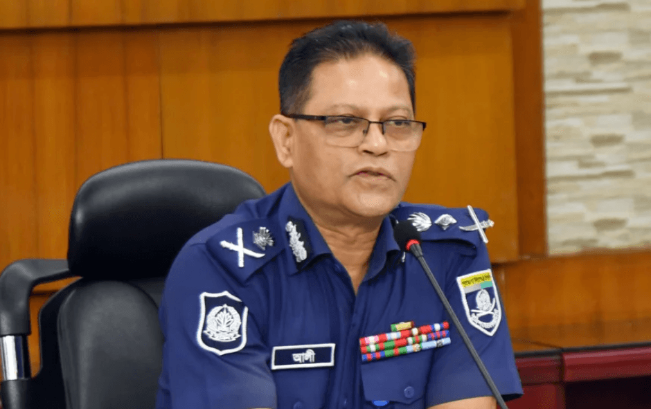 সরকার অনুমোদন দিলে প্রয়োজনে ক্রসফায়ারেও পিছপা হবে না পুলিশ: আইজিপি